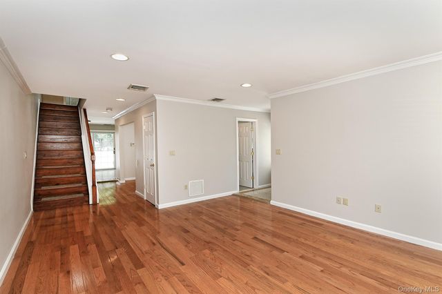 39 Nesaquake Avenue A, Port Washington, NY 11050