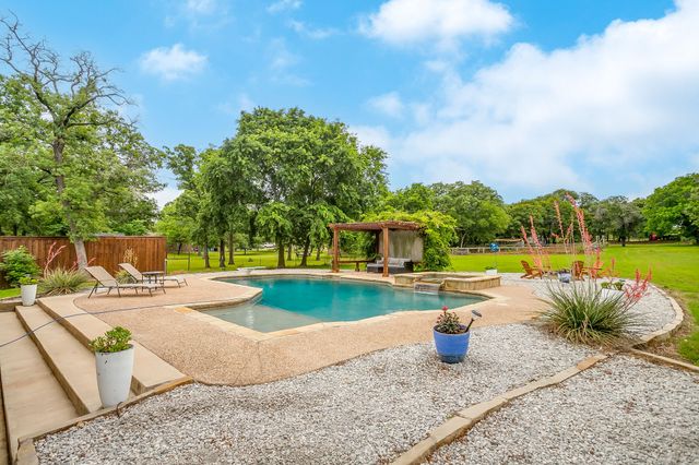 3412 E Renfro Street, Burleson, TX 76028