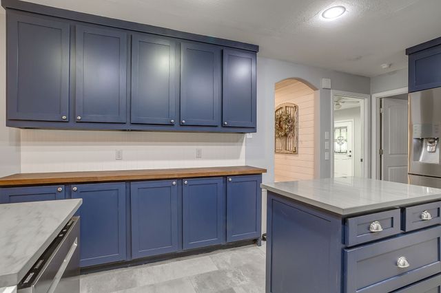 3412 E Renfro Street, Burleson, TX 76028
