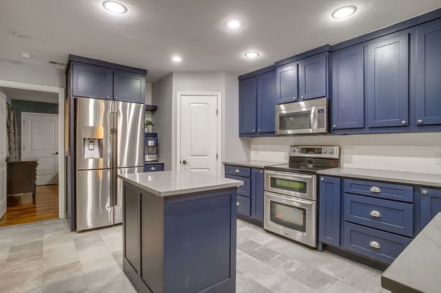 3412 E Renfro Street, Burleson, TX 76028