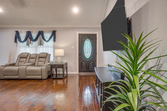3412 E Renfro Street, Burleson, TX 76028