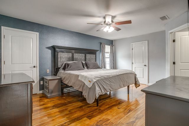 3412 E Renfro Street, Burleson, TX 76028