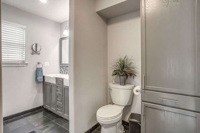 3412 E Renfro Street, Burleson, TX 76028