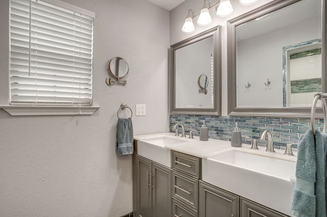 3412 E Renfro Street, Burleson, TX 76028