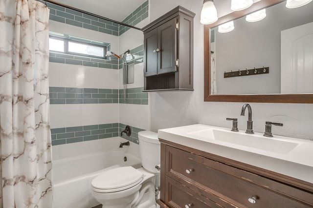 3412 E Renfro Street, Burleson, TX 76028