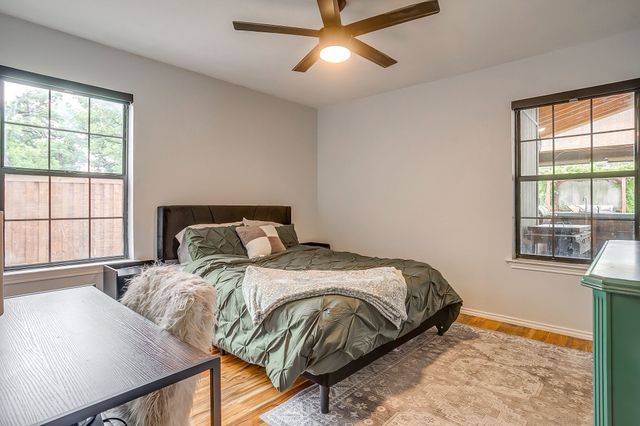 3412 E Renfro Street, Burleson, TX 76028