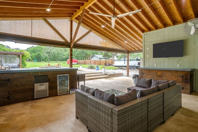3412 E Renfro Street, Burleson, TX 76028