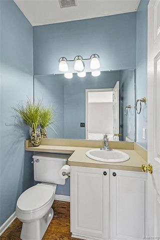 16111 Aspen Hollow Drive, Fenton, MI 48430