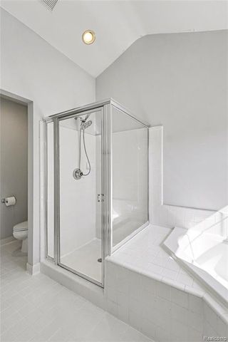 16111 Aspen Hollow Drive, Fenton, MI 48430