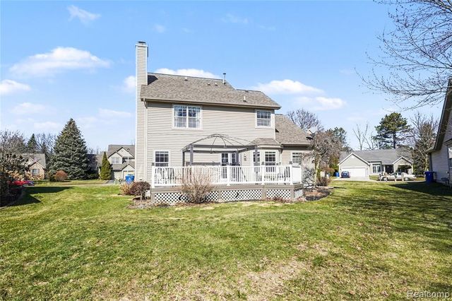 16111 Aspen Hollow Drive, Fenton, MI 48430