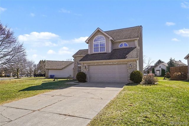 16111 Aspen Hollow Drive, Fenton, MI 48430