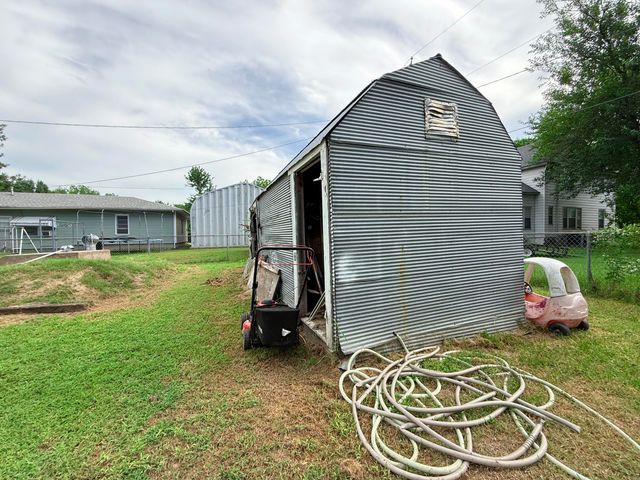 624 G Street NE, Miami, OK 74354
