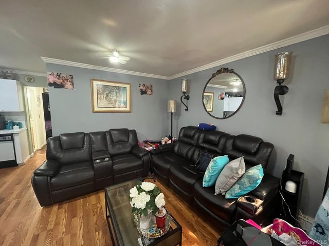 354 Beachview Street, Copiague, NY 11726