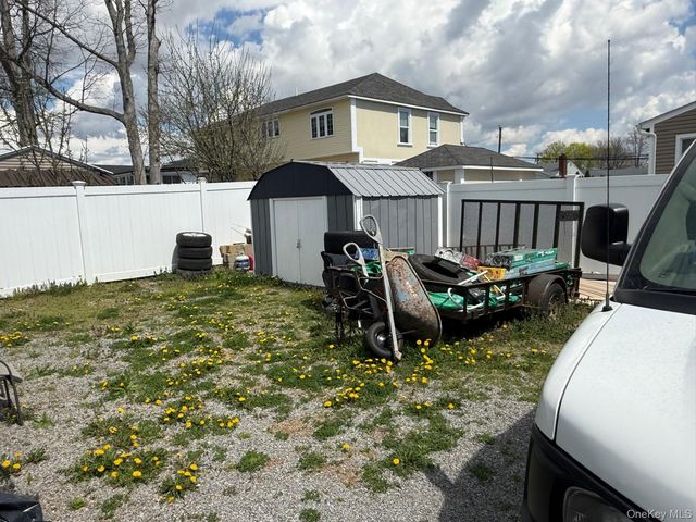 354 Beachview Street, Copiague, NY 11726