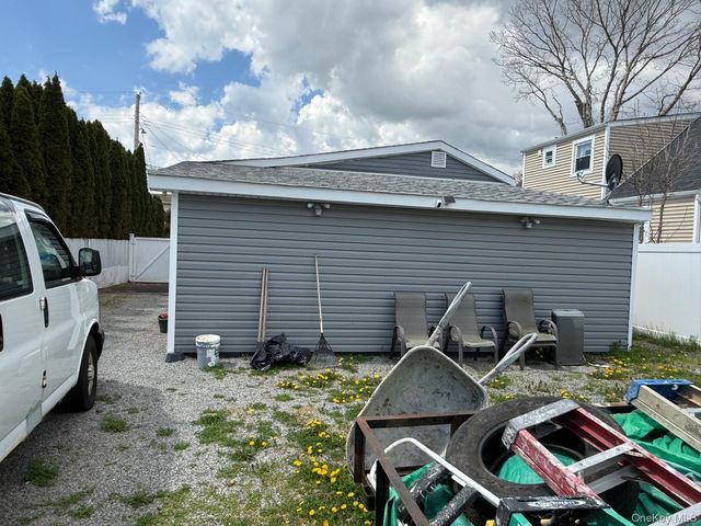 354 Beachview Street, Copiague, NY 11726