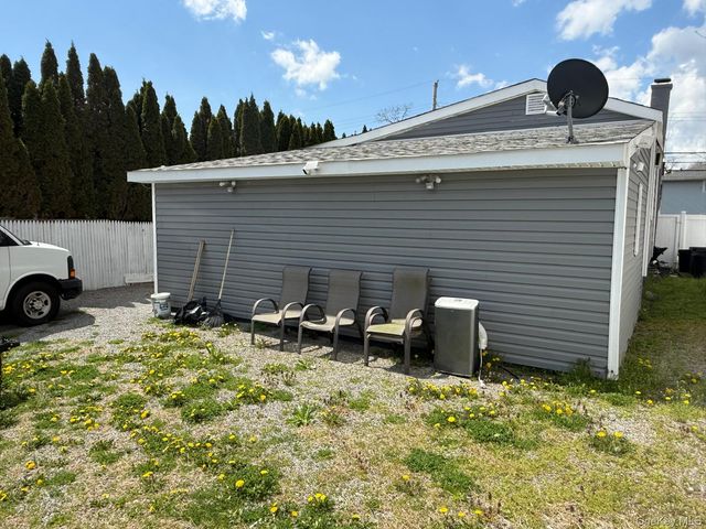 354 Beachview Street, Copiague, NY 11726
