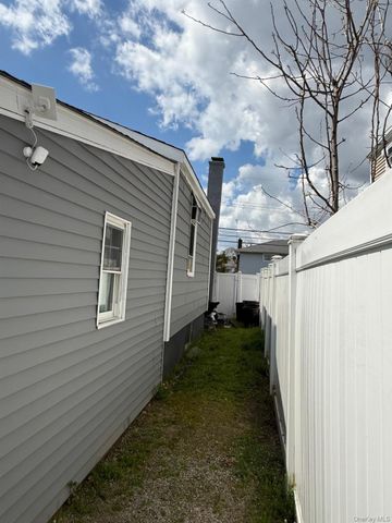354 Beachview Street, Copiague, NY 11726