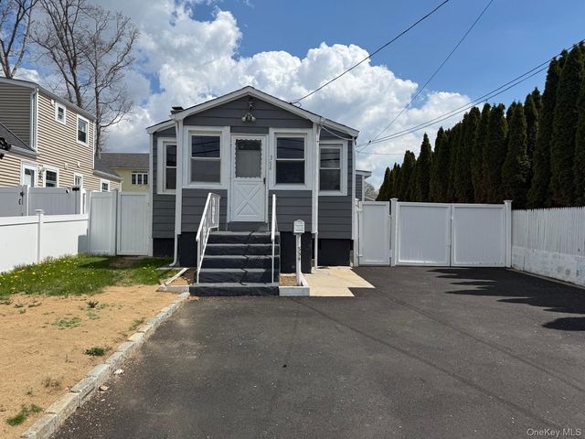 354 Beachview Street, Copiague, NY 11726