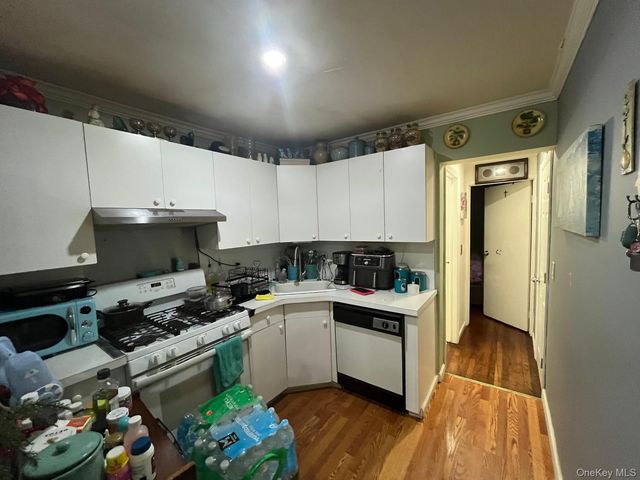 354 Beachview Street, Copiague, NY 11726
