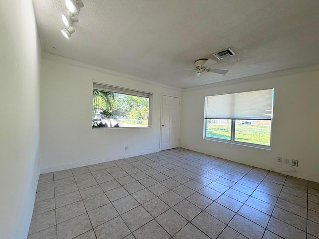 4905 Williams Road, Palm Beach Gardens, FL 33418