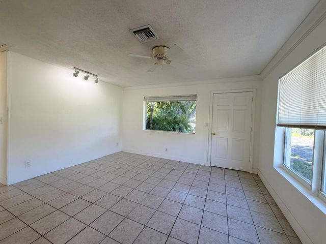 4905 Williams Road, Palm Beach Gardens, FL 33418