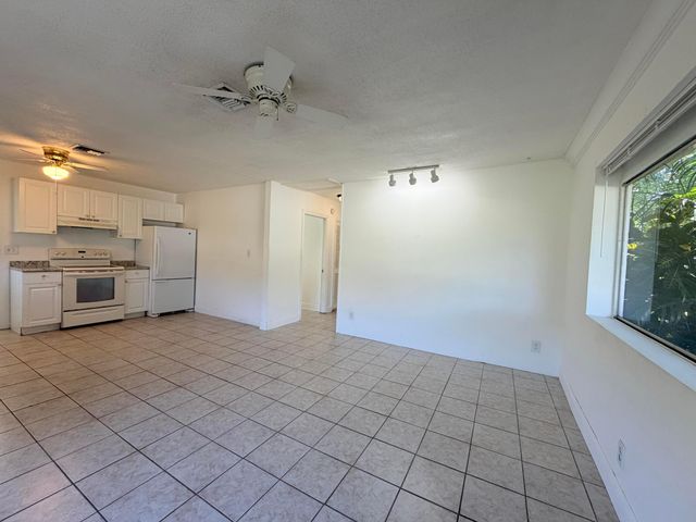 4905 Williams Road, Palm Beach Gardens, FL 33418