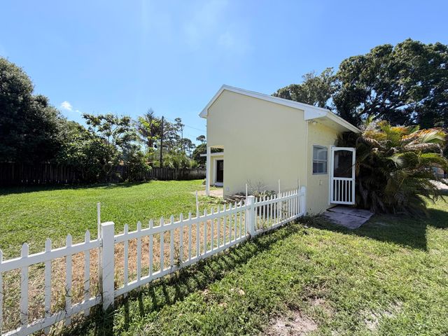 4905 Williams Road, Palm Beach Gardens, FL 33418