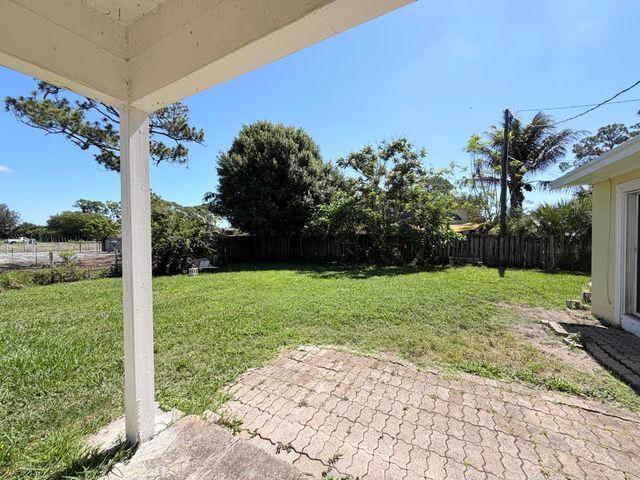 4905 Williams Road, Palm Beach Gardens, FL 33418