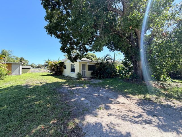 4905 Williams Road, Palm Beach Gardens, FL 33418