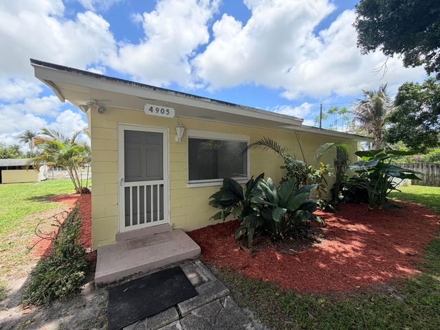 4905 Williams Road, Palm Beach Gardens, FL 33418