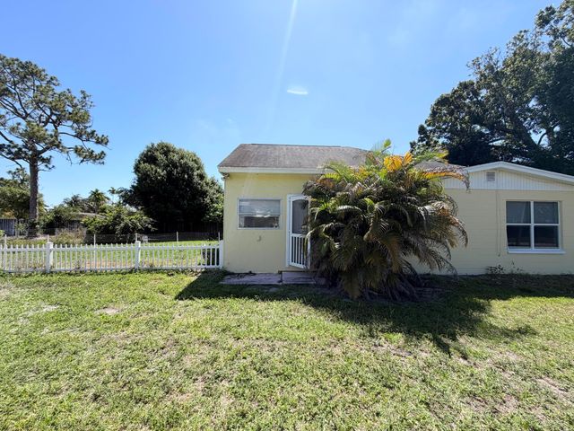 4905 Williams Road, Palm Beach Gardens, FL 33418