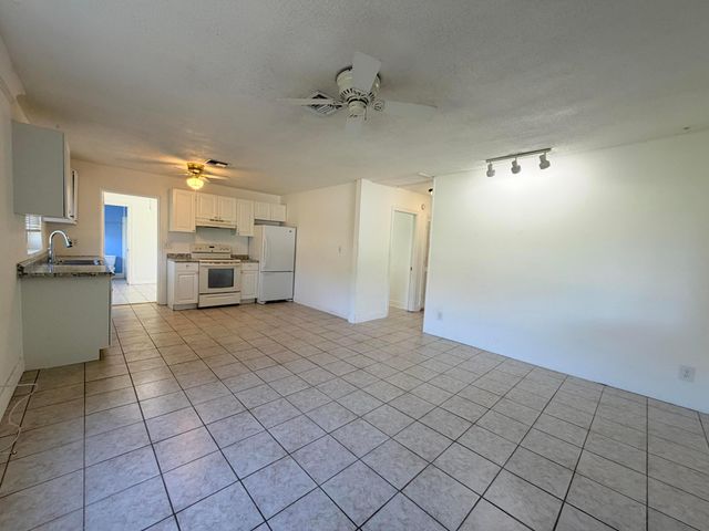 4905 Williams Road, Palm Beach Gardens, FL 33418
