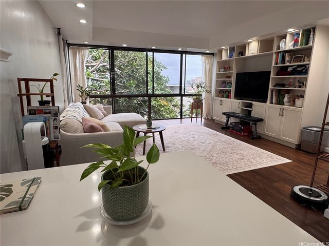 217 Prospect Street M1, Honolulu, HI 96813