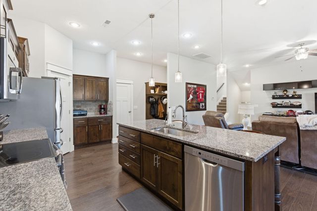 5375 S Twelve Oaks Road, Springfield, MO 65810