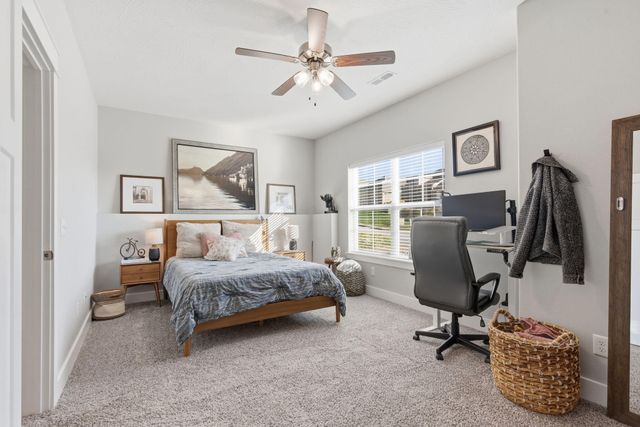 5375 S Twelve Oaks Road, Springfield, MO 65810