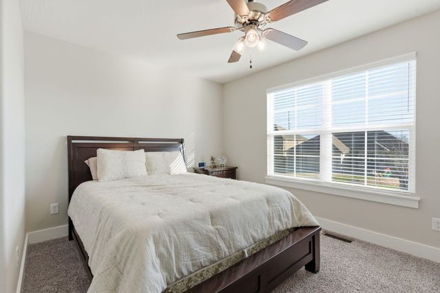 5375 S Twelve Oaks Road, Springfield, MO 65810