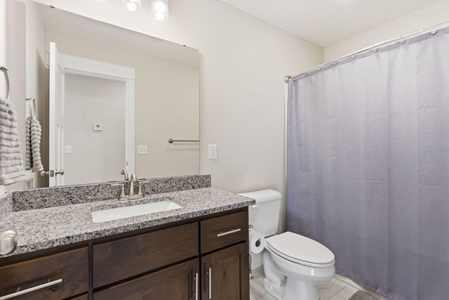 5375 S Twelve Oaks Road, Springfield, MO 65810