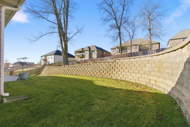 5375 S Twelve Oaks Road, Springfield, MO 65810