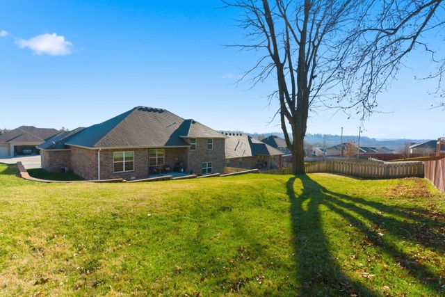 5375 S Twelve Oaks Road, Springfield, MO 65810