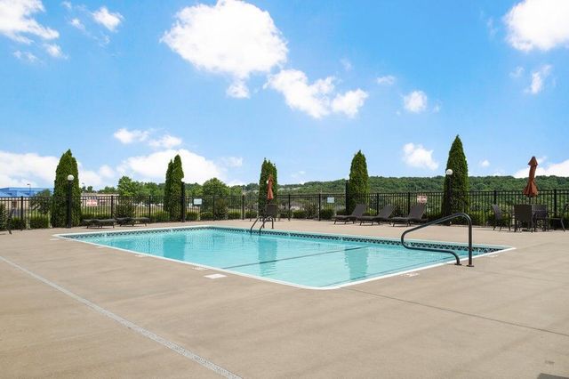 5375 S Twelve Oaks Road, Springfield, MO 65810