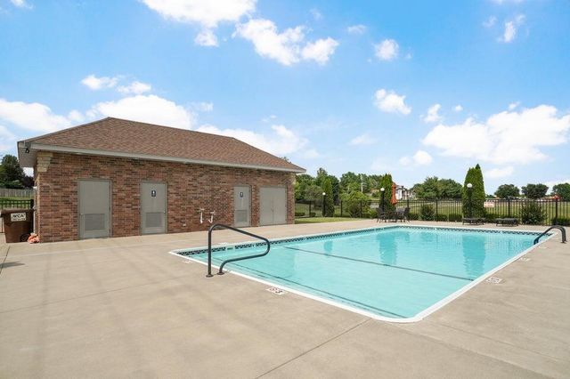 5375 S Twelve Oaks Road, Springfield, MO 65810