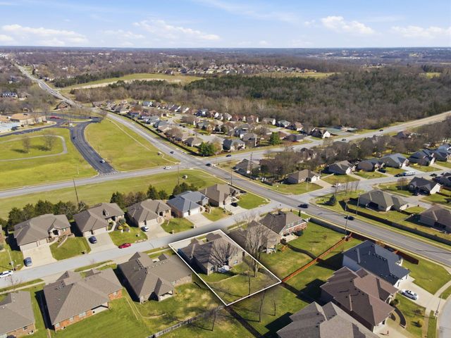 5375 S Twelve Oaks Road, Springfield, MO 65810
