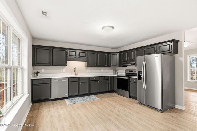 444 Hampton Rd, Brandenburg, KY 40108