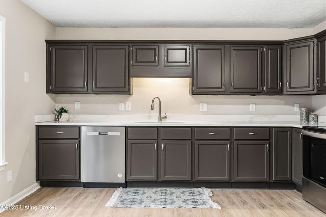 444 Hampton Rd, Brandenburg, KY 40108