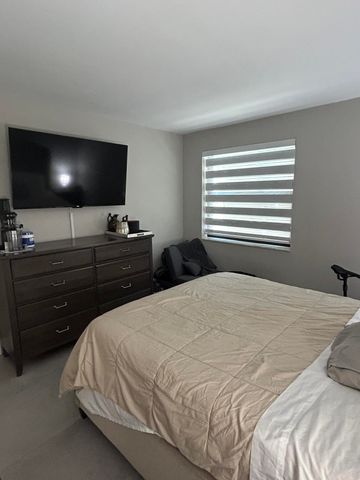 1390 E GOLFVIEW Drive, Pembroke Pines, FL 33026