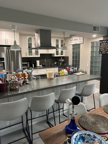 1390 E GOLFVIEW Drive, Pembroke Pines, FL 33026