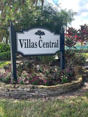 1390 E GOLFVIEW Drive, Pembroke Pines, FL 33026