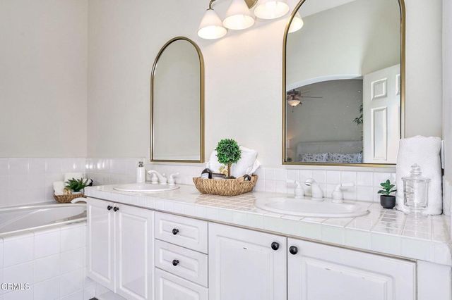 914 Corte Augusta, Camarillo, CA 93010