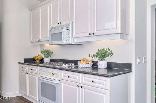 914 Corte Augusta, Camarillo, CA 93010