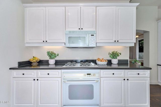 914 Corte Augusta, Camarillo, CA 93010